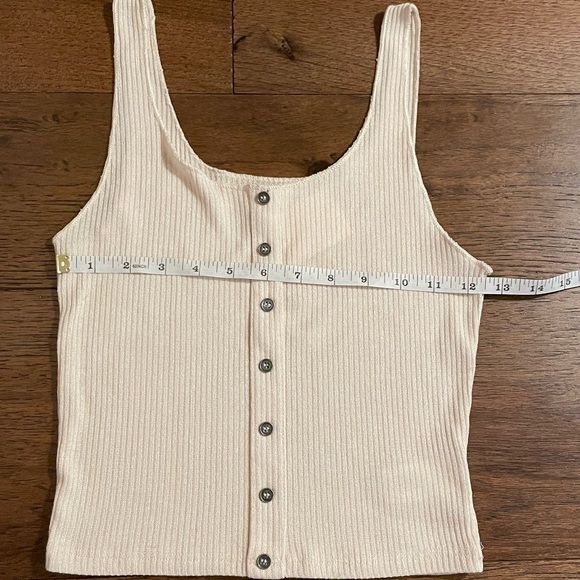 UO Ribbed Tank - Picture 3 of 8